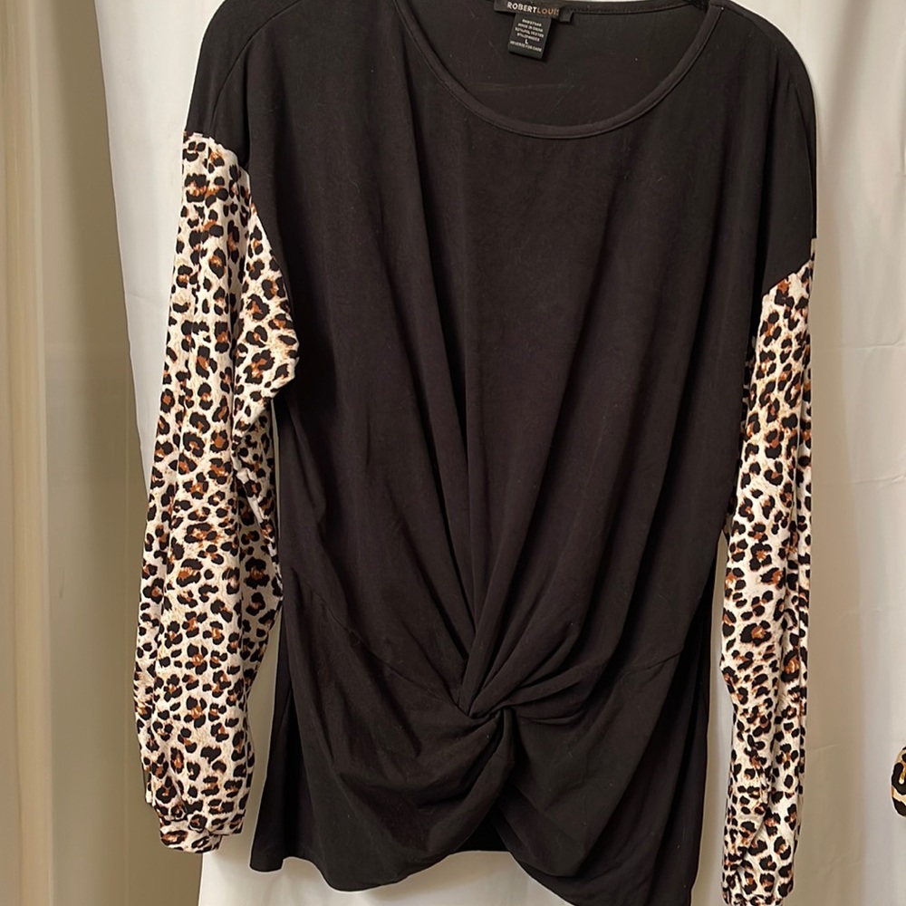 Women’s long sleeve knit top